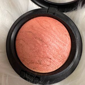 MAC Stereo Rose